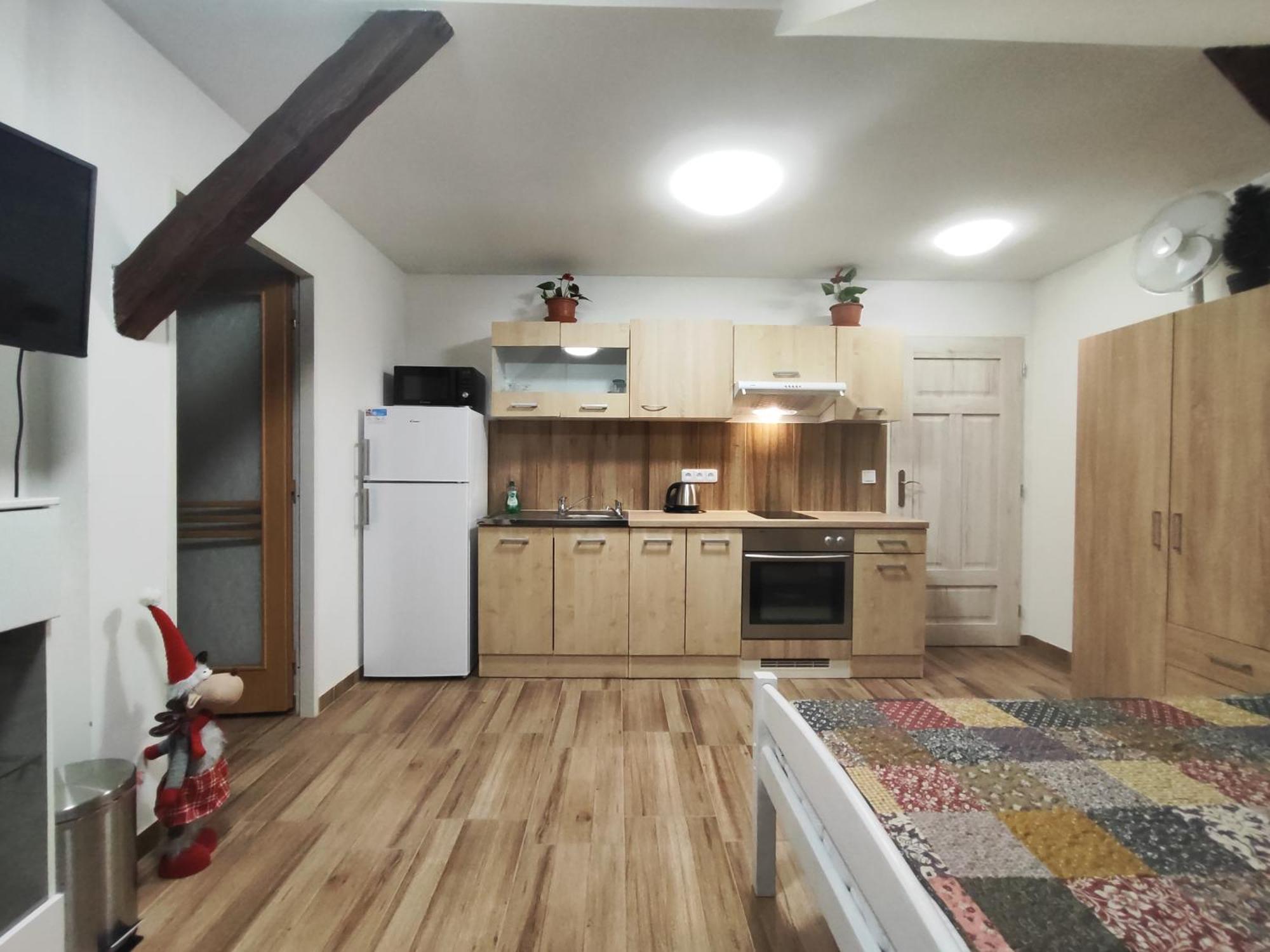 Kralovak Apartment Kraluv Dvur Luaran gambar