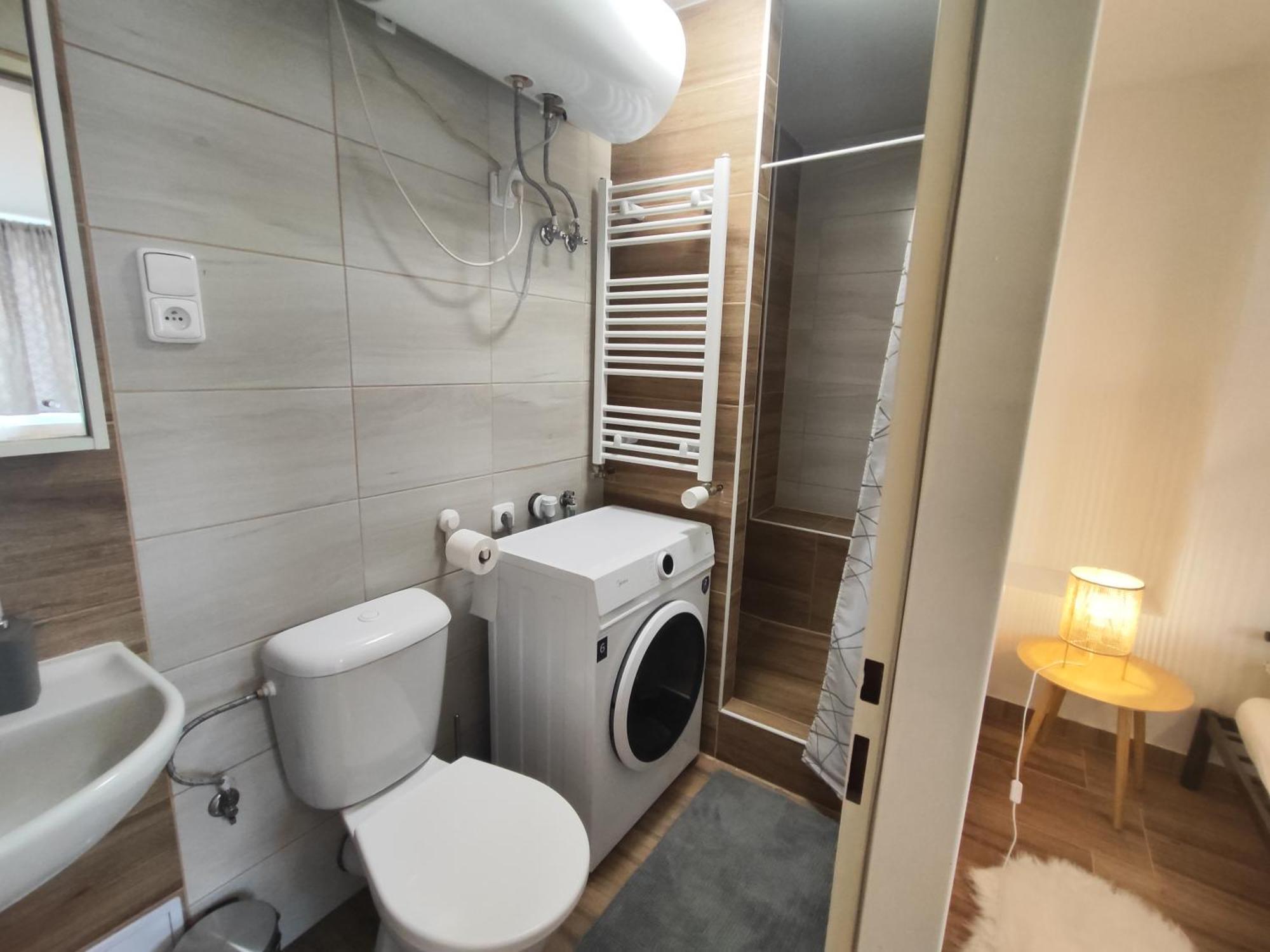 Kralovak Apartment Kraluv Dvur Luaran gambar